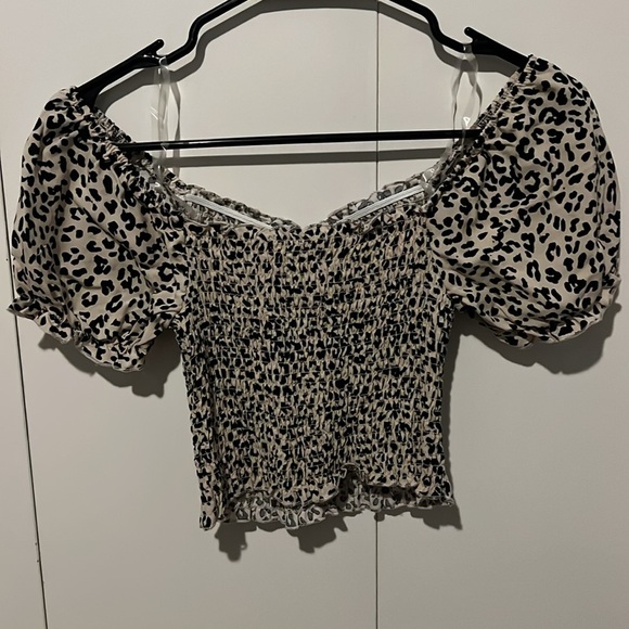 Leopard print off shoulder top - Picture 2 of 2